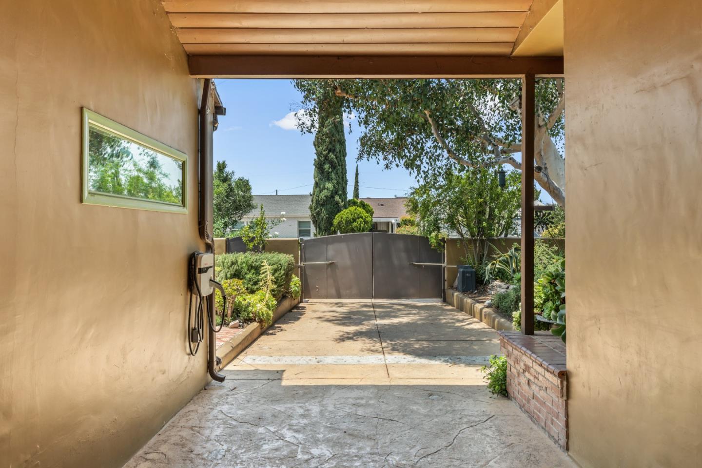 Detail Gallery Image 24 of 45 For 6026 Fulcher Ave, North Hollywood,  CA 91606 - 3 Beds | 3 Baths