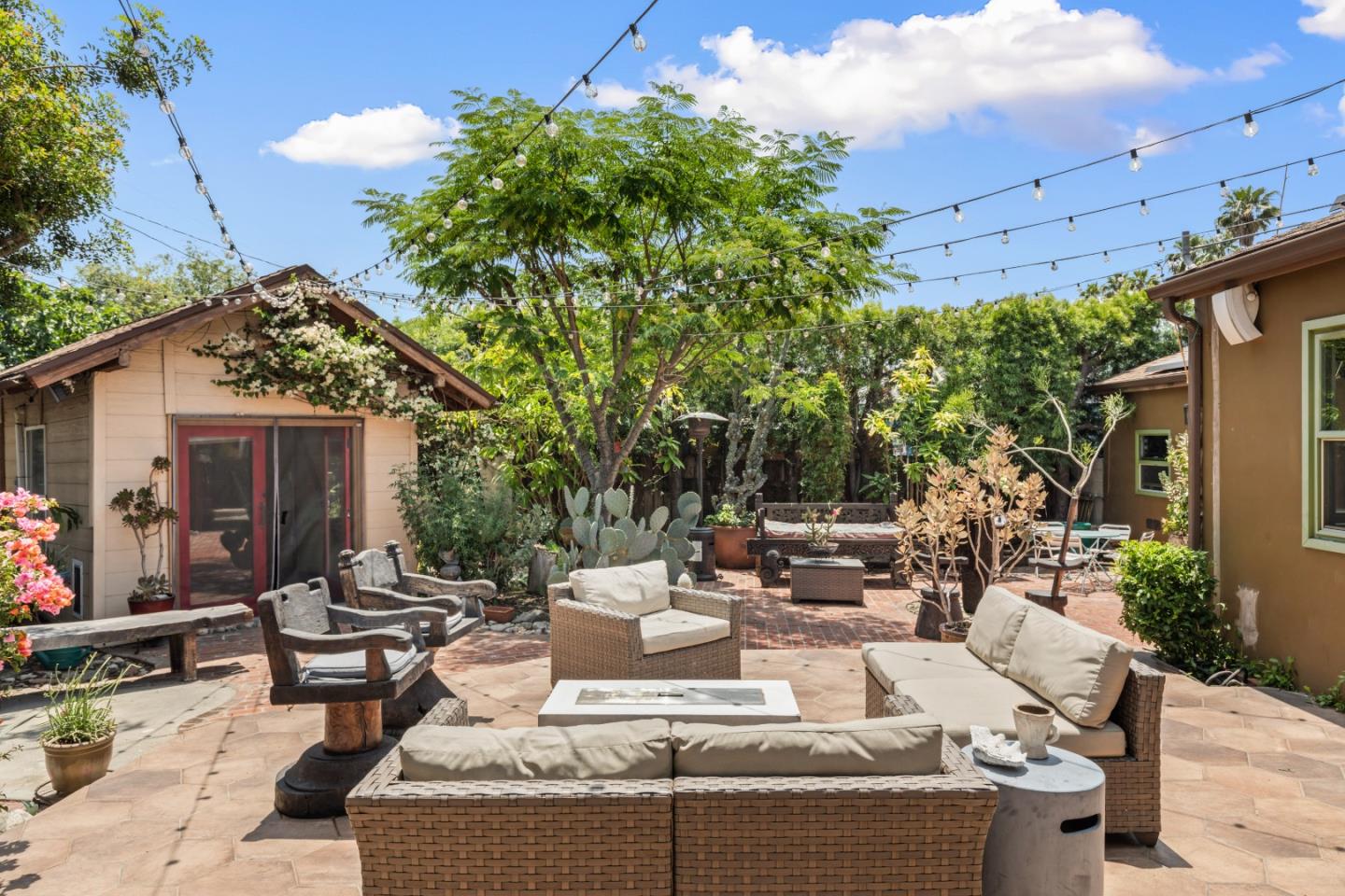Detail Gallery Image 25 of 45 For 6026 Fulcher Ave, North Hollywood,  CA 91606 - 3 Beds | 3 Baths
