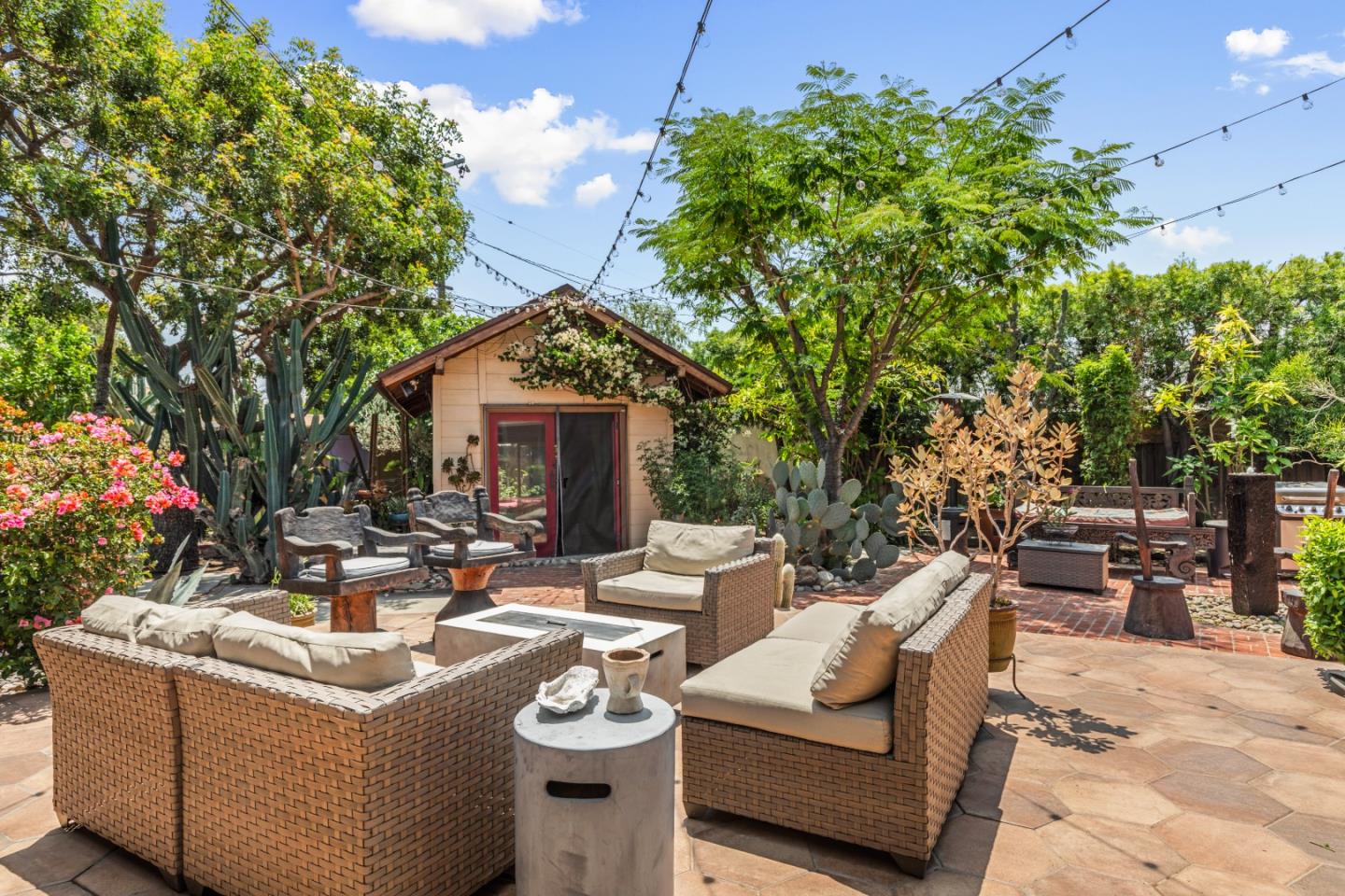 Detail Gallery Image 26 of 45 For 6026 Fulcher Ave, North Hollywood,  CA 91606 - 3 Beds | 3 Baths