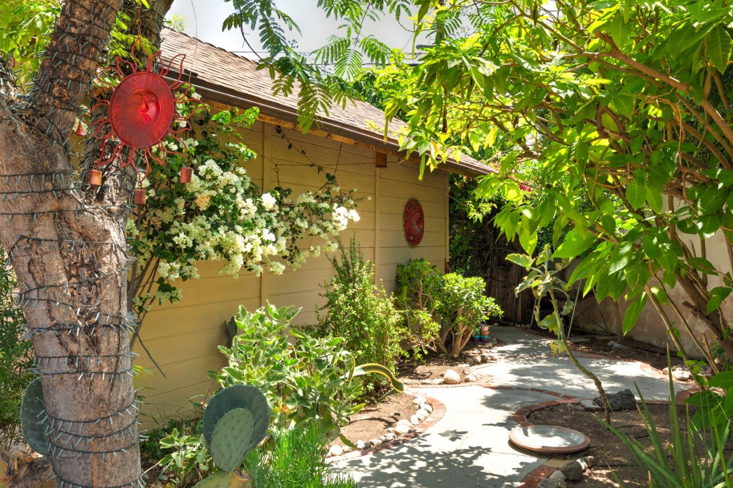Detail Gallery Image 29 of 45 For 6026 Fulcher Ave, North Hollywood,  CA 91606 - 3 Beds | 3 Baths