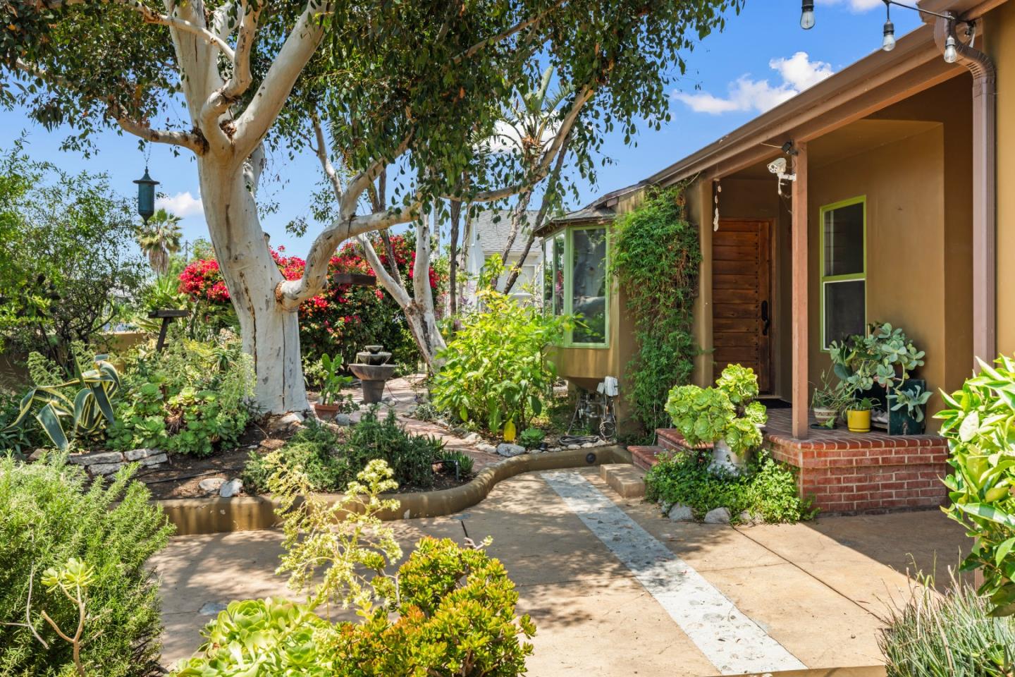 Detail Gallery Image 3 of 45 For 6026 Fulcher Ave, North Hollywood,  CA 91606 - 3 Beds | 3 Baths