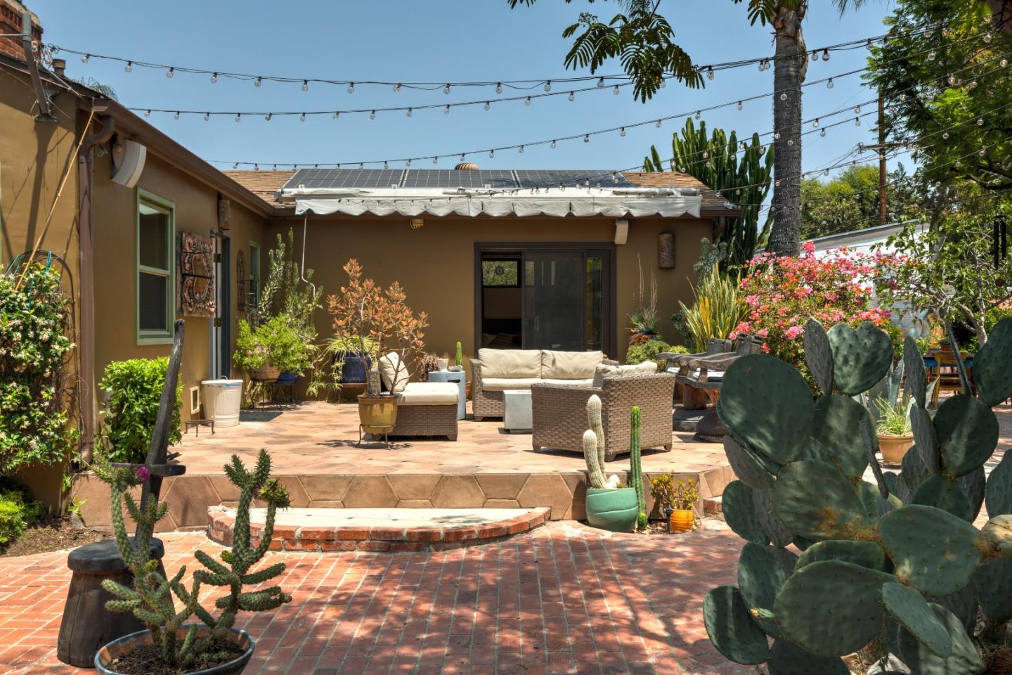 Detail Gallery Image 30 of 45 For 6026 Fulcher Ave, North Hollywood,  CA 91606 - 3 Beds | 3 Baths