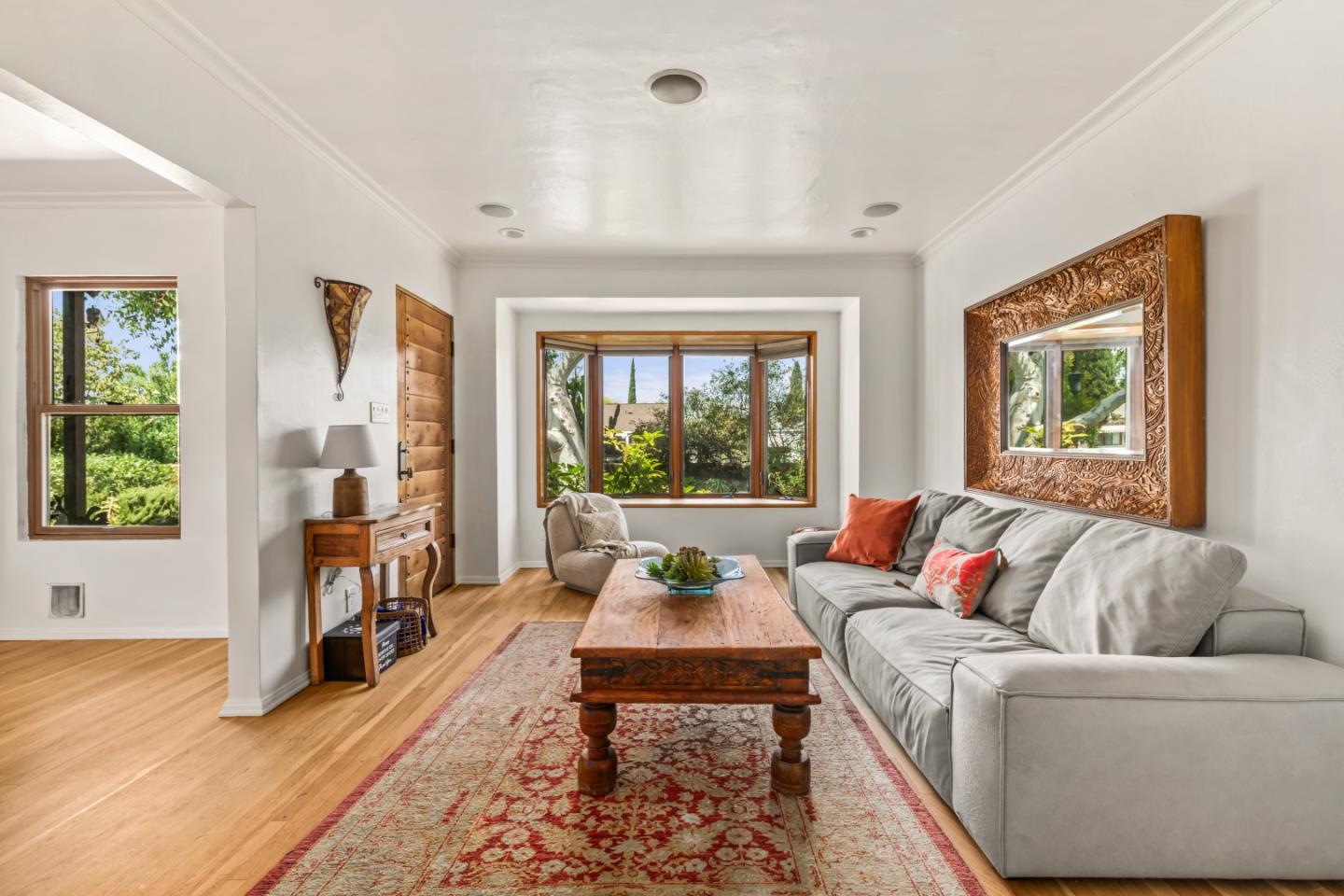 Detail Gallery Image 7 of 45 For 6026 Fulcher Ave, North Hollywood,  CA 91606 - 3 Beds | 3 Baths