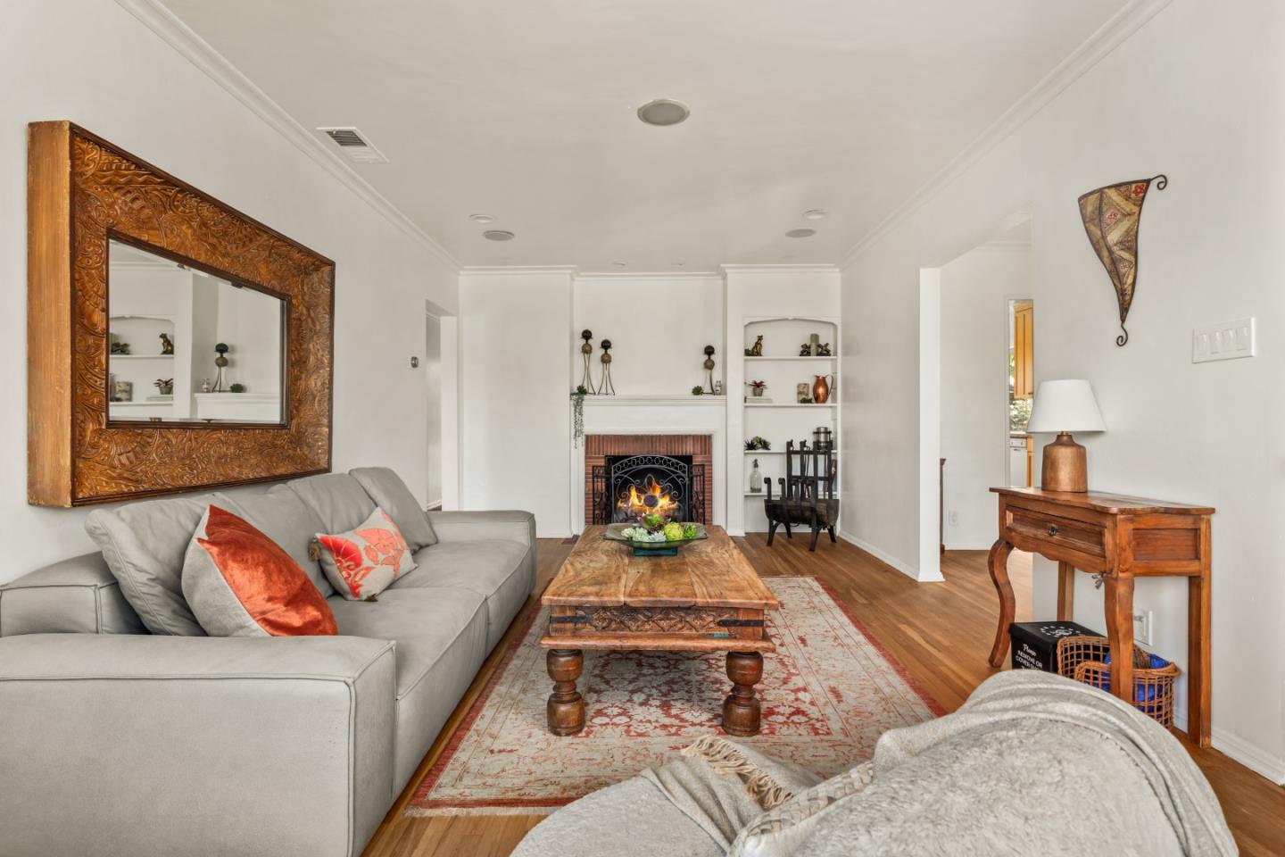 Detail Gallery Image 8 of 45 For 6026 Fulcher Ave, North Hollywood,  CA 91606 - 3 Beds | 3 Baths
