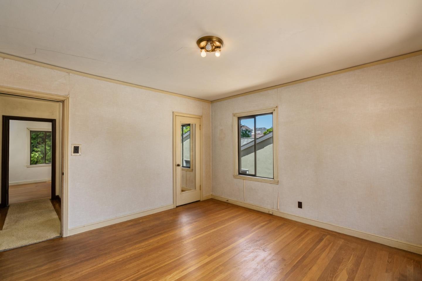 Detail Gallery Image 14 of 49 For 1317 Laguna Ave, Burlingame,  CA 94010 - 2 Beds | 1 Baths