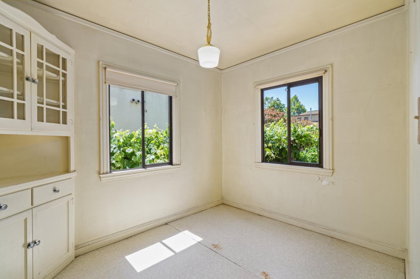 Detail Gallery Image 17 of 49 For 1317 Laguna Ave, Burlingame,  CA 94010 - 2 Beds | 1 Baths