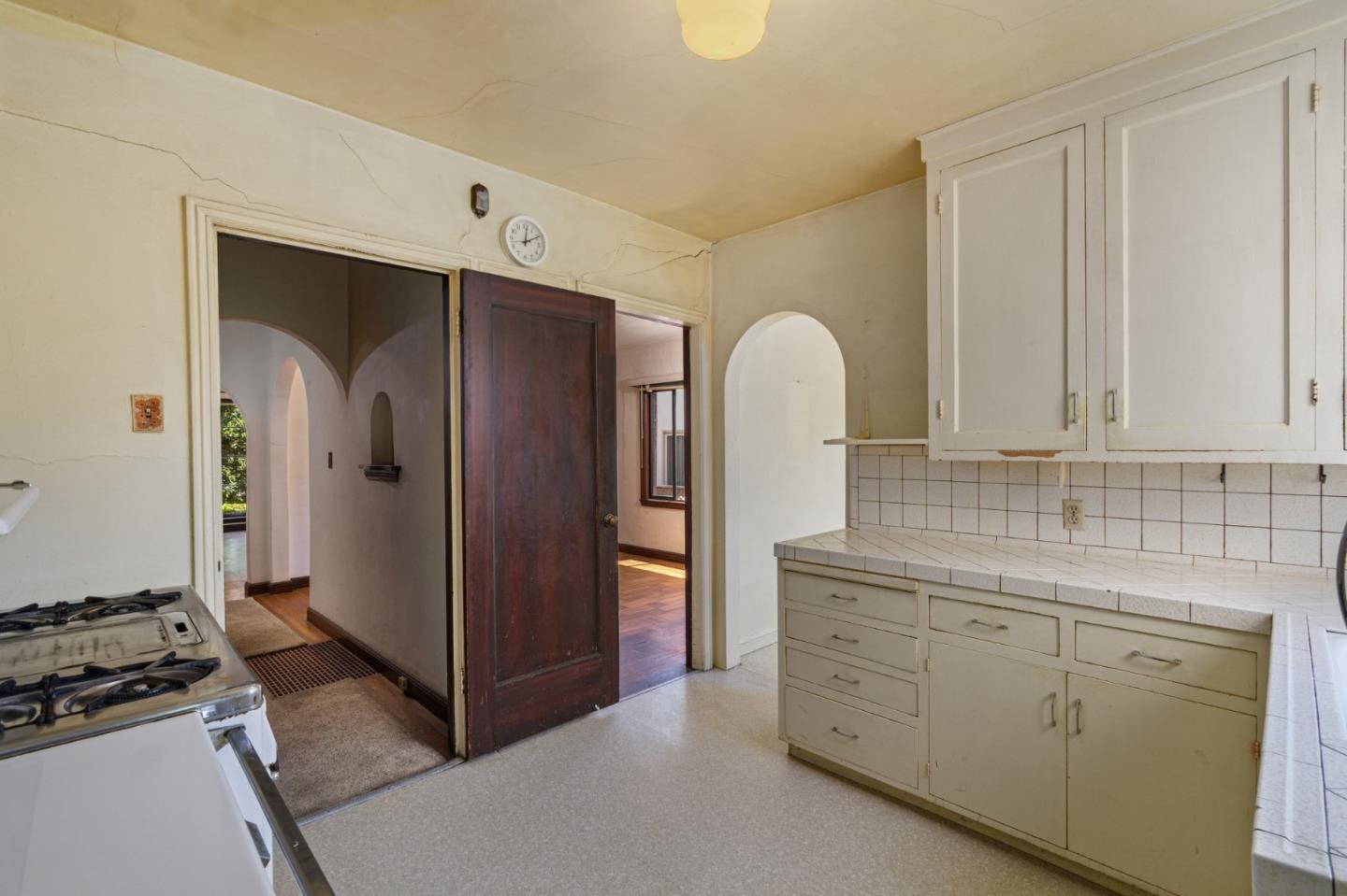 Detail Gallery Image 19 of 49 For 1317 Laguna Ave, Burlingame,  CA 94010 - 2 Beds | 1 Baths