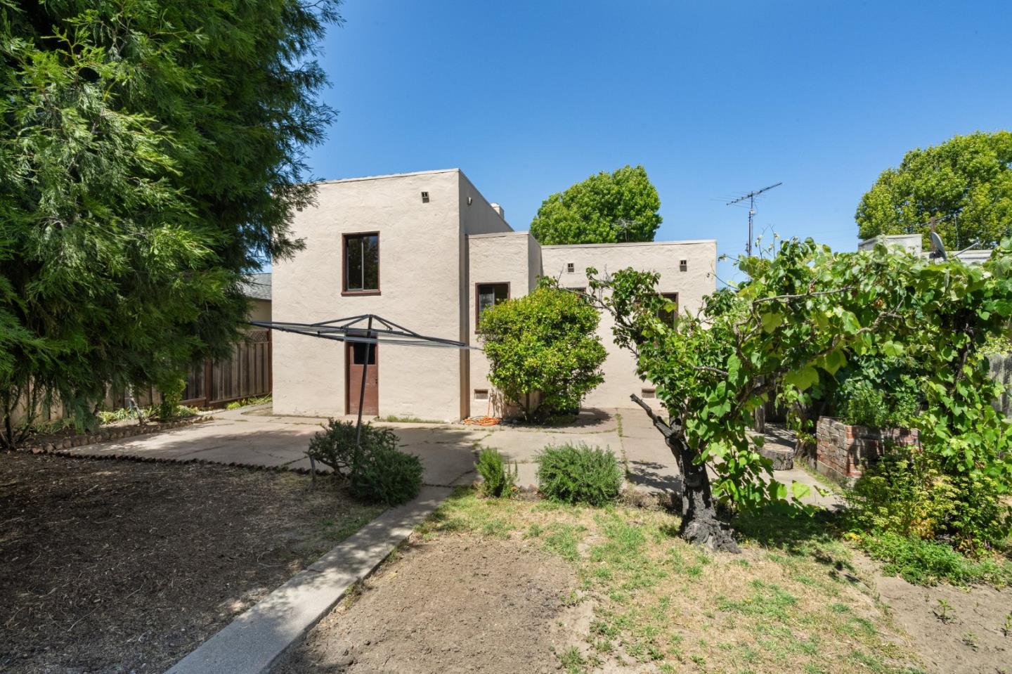 Detail Gallery Image 29 of 49 For 1317 Laguna Ave, Burlingame,  CA 94010 - 2 Beds | 1 Baths