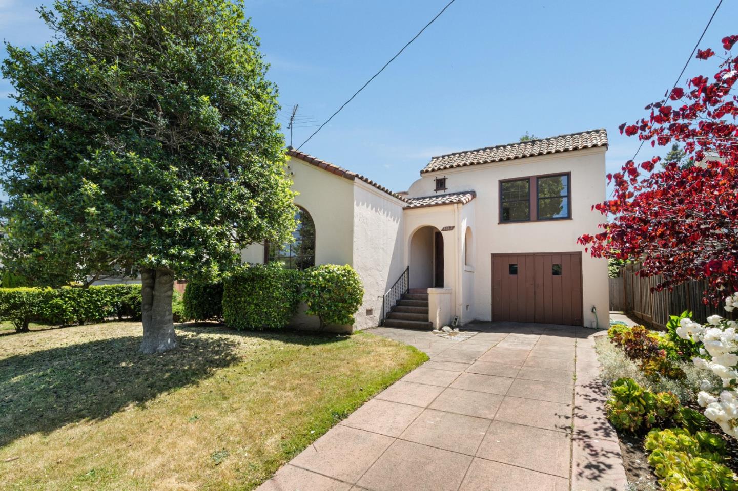 Detail Gallery Image 3 of 49 For 1317 Laguna Ave, Burlingame,  CA 94010 - 2 Beds | 1 Baths
