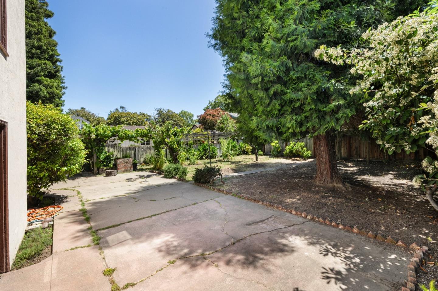 Detail Gallery Image 31 of 49 For 1317 Laguna Ave, Burlingame,  CA 94010 - 2 Beds | 1 Baths