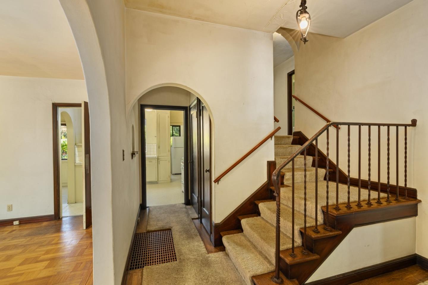Detail Gallery Image 5 of 49 For 1317 Laguna Ave, Burlingame,  CA 94010 - 2 Beds | 1 Baths