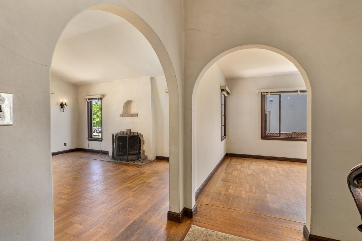 Detail Gallery Image 6 of 49 For 1317 Laguna Ave, Burlingame,  CA 94010 - 2 Beds | 1 Baths