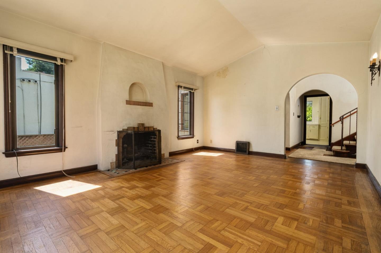 Detail Gallery Image 9 of 49 For 1317 Laguna Ave, Burlingame,  CA 94010 - 2 Beds | 1 Baths