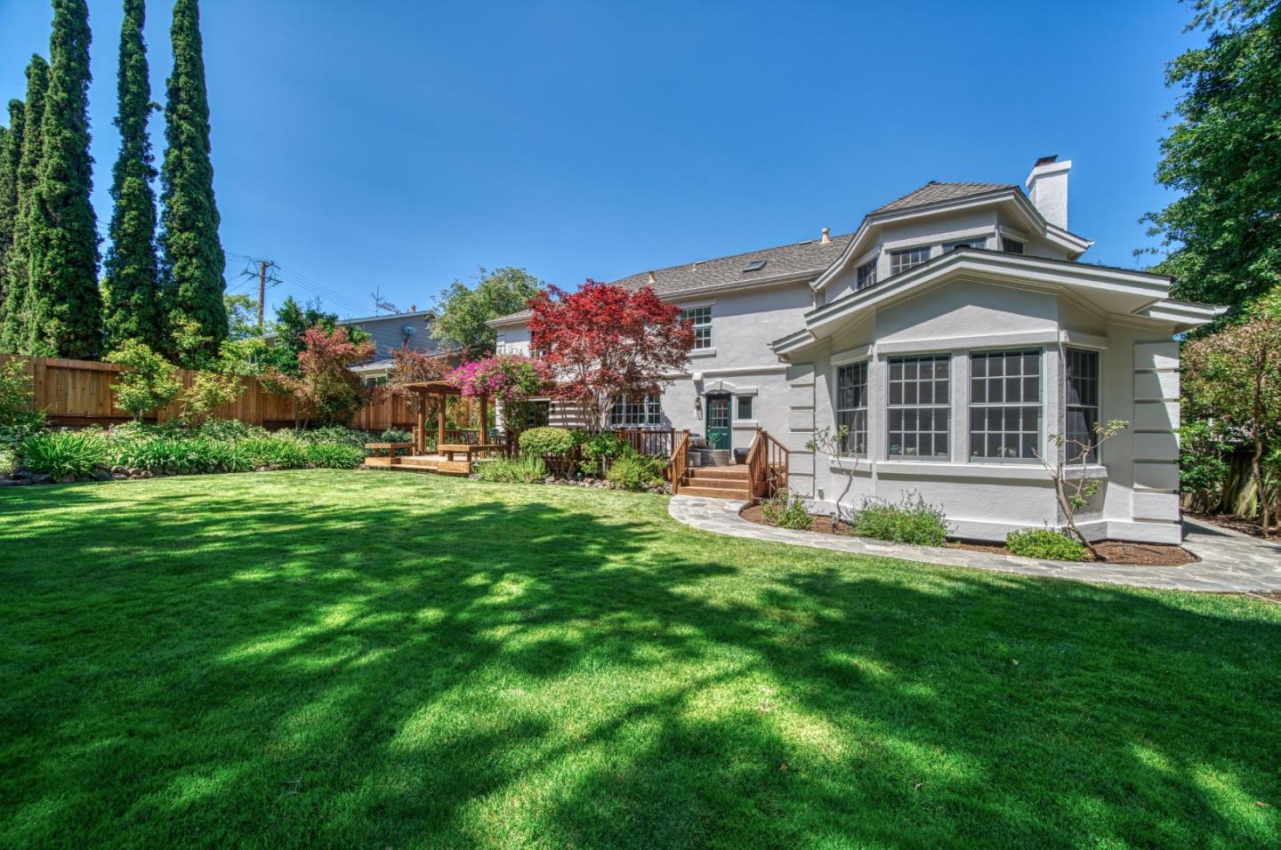 Detail Gallery Image 13 of 67 For 904 Wilmington Way, –,  CA 94062 - 4 Beds | 2/1 Baths