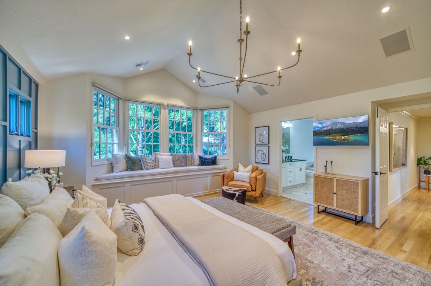 Detail Gallery Image 17 of 67 For 904 Wilmington Way, –,  CA 94062 - 4 Beds | 2/1 Baths