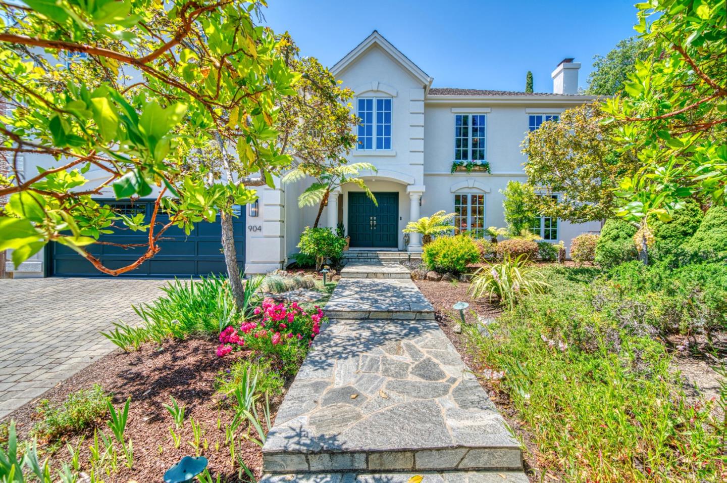 Detail Gallery Image 2 of 67 For 904 Wilmington Way, –,  CA 94062 - 4 Beds | 2/1 Baths