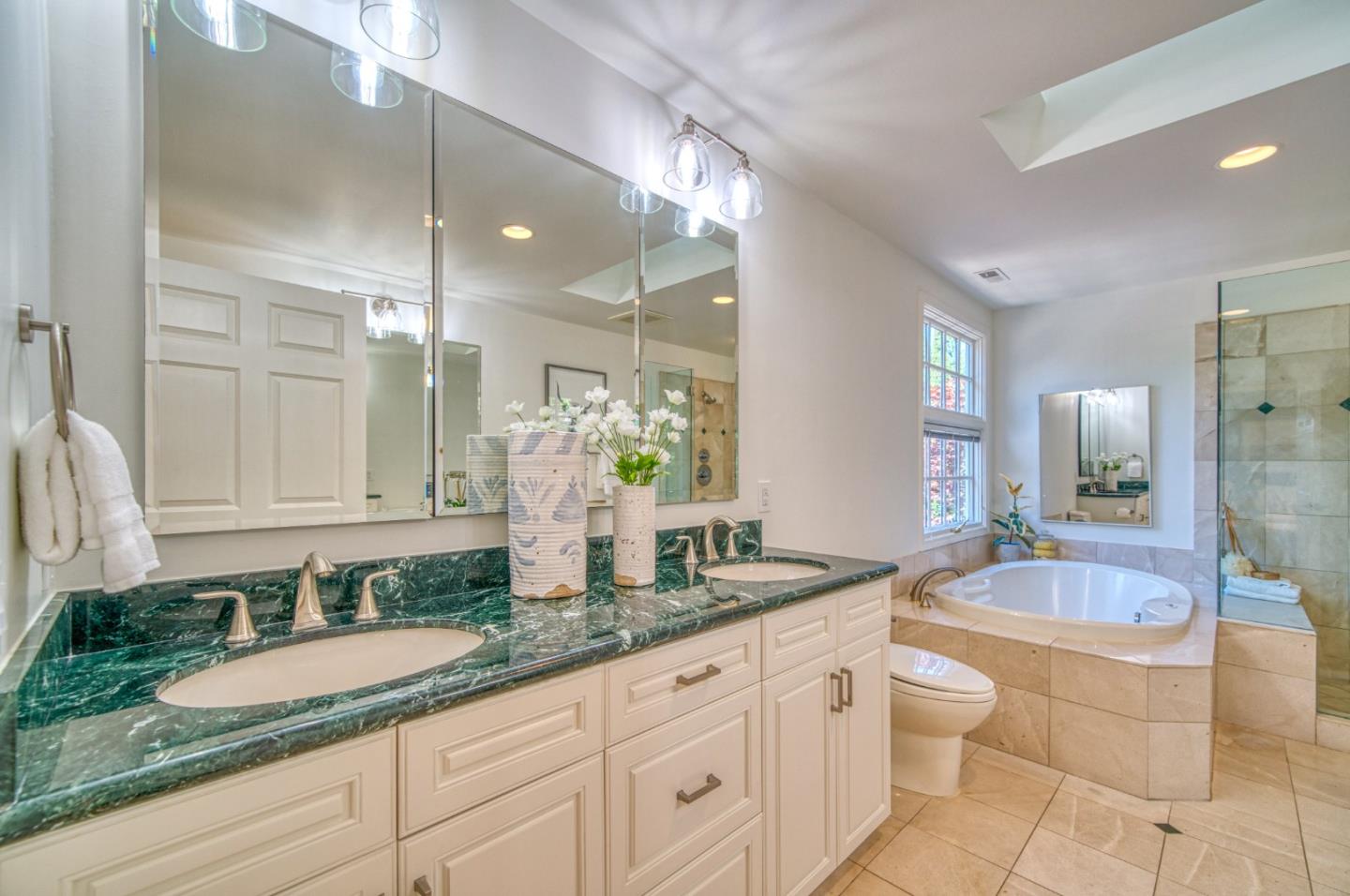 Detail Gallery Image 20 of 67 For 904 Wilmington Way, –,  CA 94062 - 4 Beds | 2/1 Baths