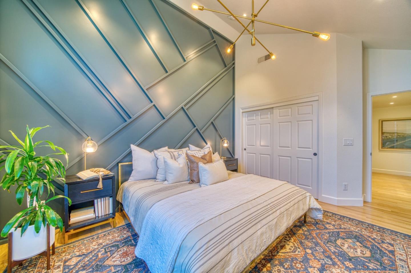 Detail Gallery Image 28 of 67 For 904 Wilmington Way, –,  CA 94062 - 4 Beds | 2/1 Baths