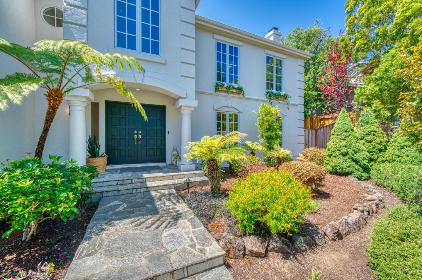 Detail Gallery Image 3 of 67 For 904 Wilmington Way, –,  CA 94062 - 4 Beds | 2/1 Baths