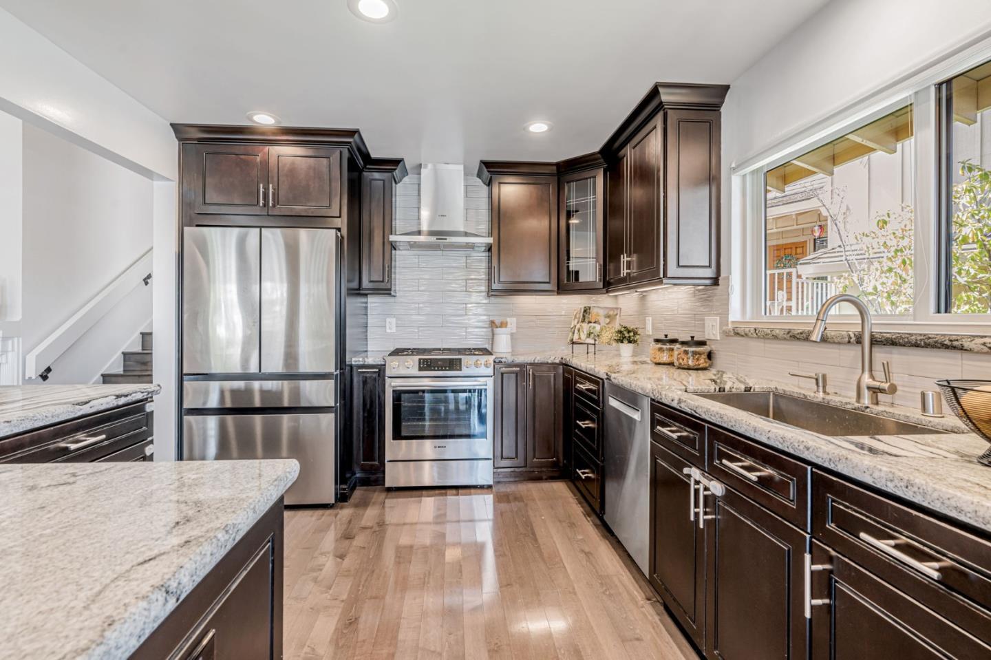 Detail Gallery Image 10 of 39 For 21 Calypso Ln, San Carlos,  CA 94070 - 3 Beds | 2/1 Baths