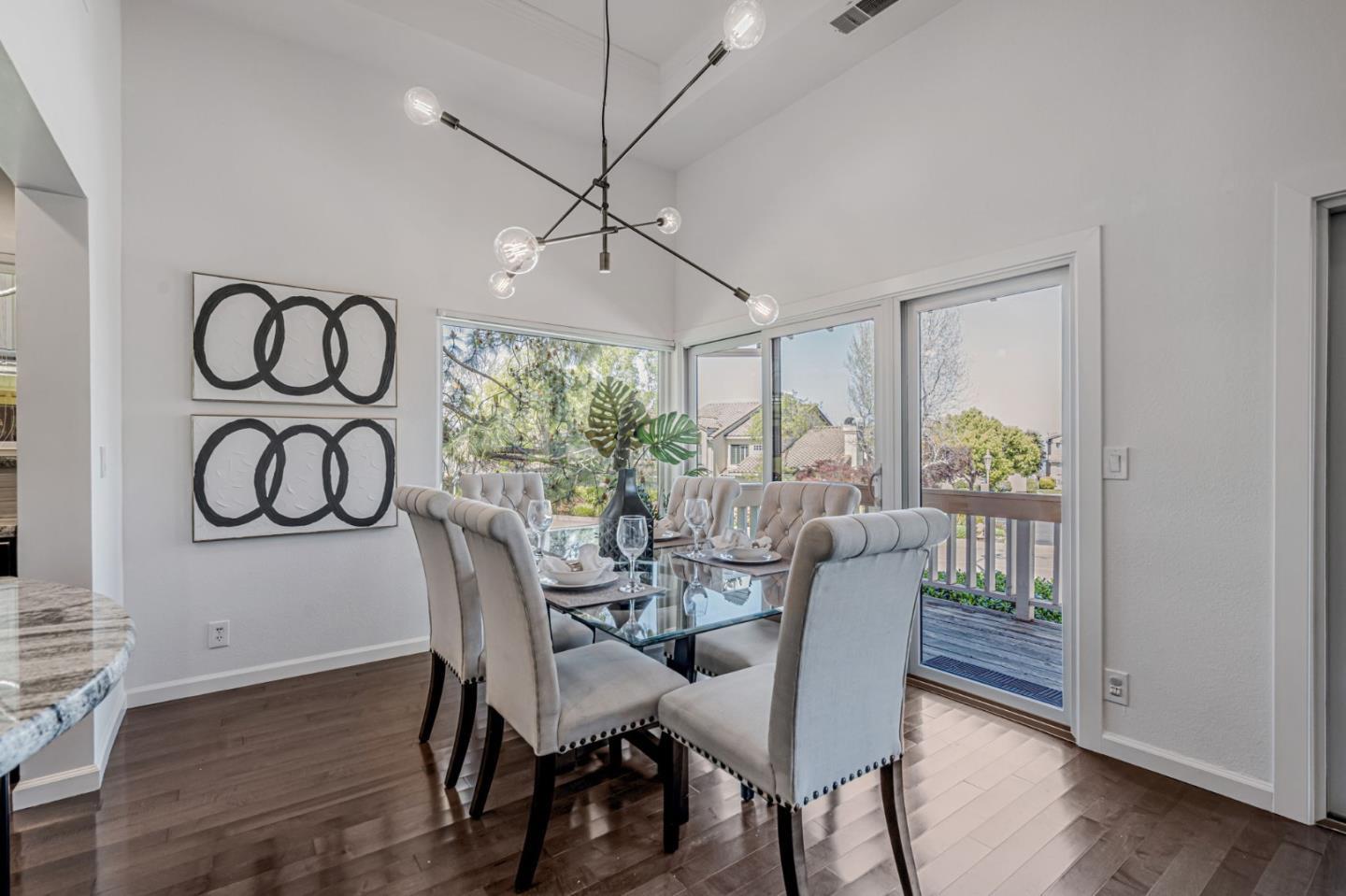 Detail Gallery Image 14 of 39 For 21 Calypso Ln, San Carlos,  CA 94070 - 3 Beds | 2/1 Baths