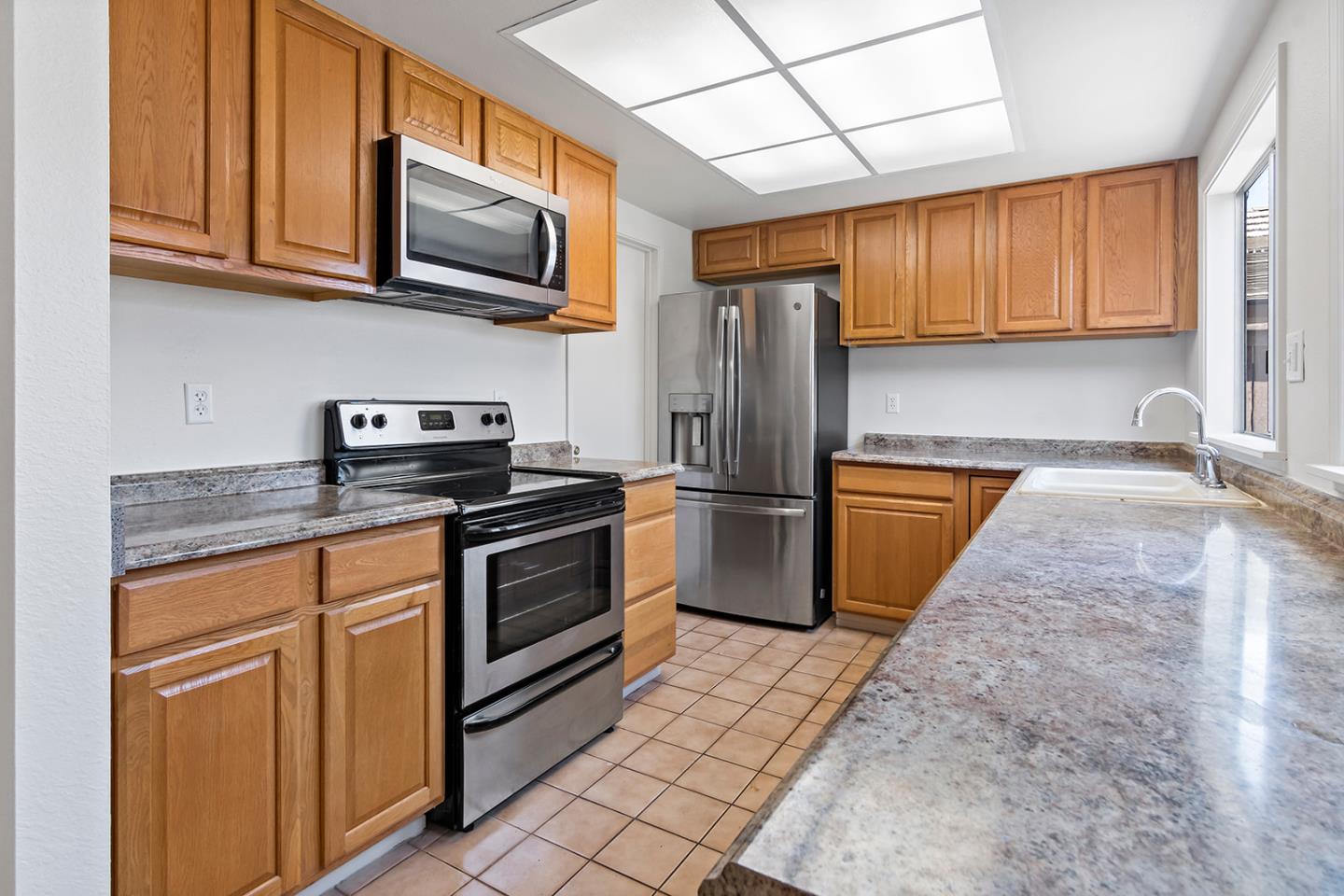 Detail Gallery Image 2 of 23 For 96 River Dr #2,  King City,  CA 93930 - 2 Beds | 2 Baths