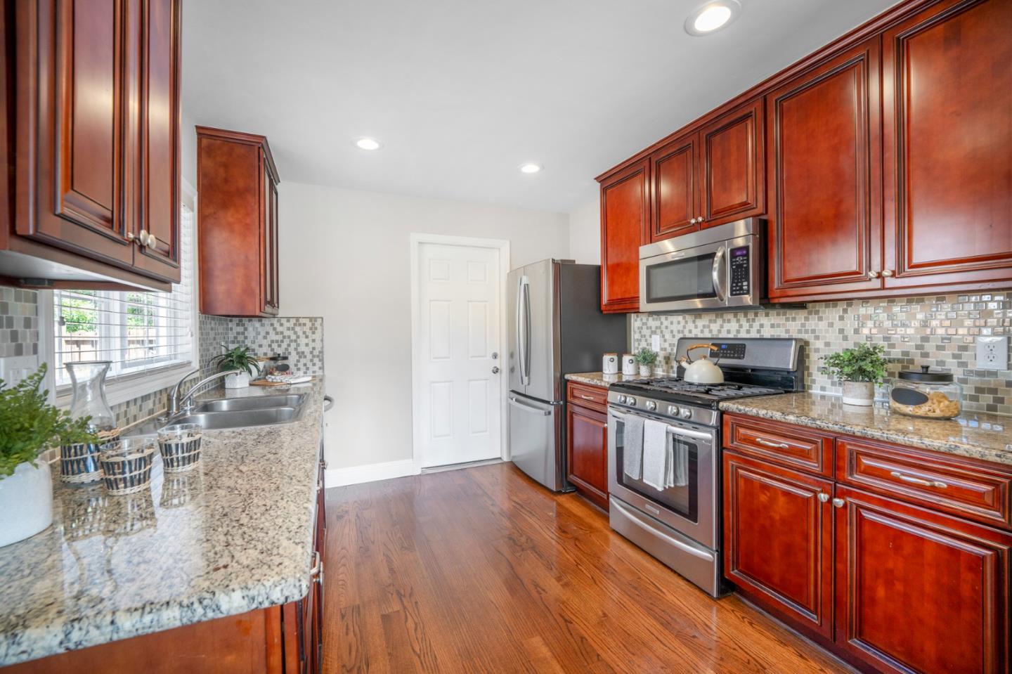 Detail Gallery Image 11 of 32 For 1660 Bluebonnet Way, Morgan Hill,  CA 95037 - 3 Beds | 2 Baths