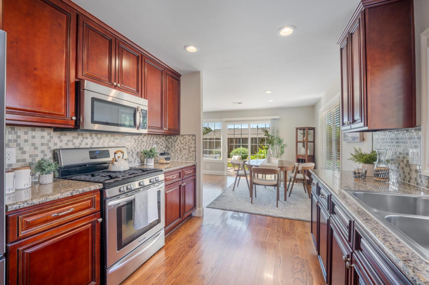 Detail Gallery Image 12 of 32 For 1660 Bluebonnet Way, Morgan Hill,  CA 95037 - 3 Beds | 2 Baths