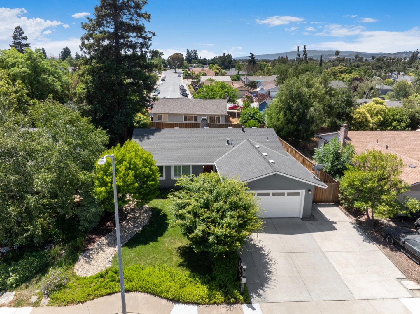 Detail Gallery Image 2 of 32 For 1660 Bluebonnet Way, Morgan Hill,  CA 95037 - 3 Beds | 2 Baths