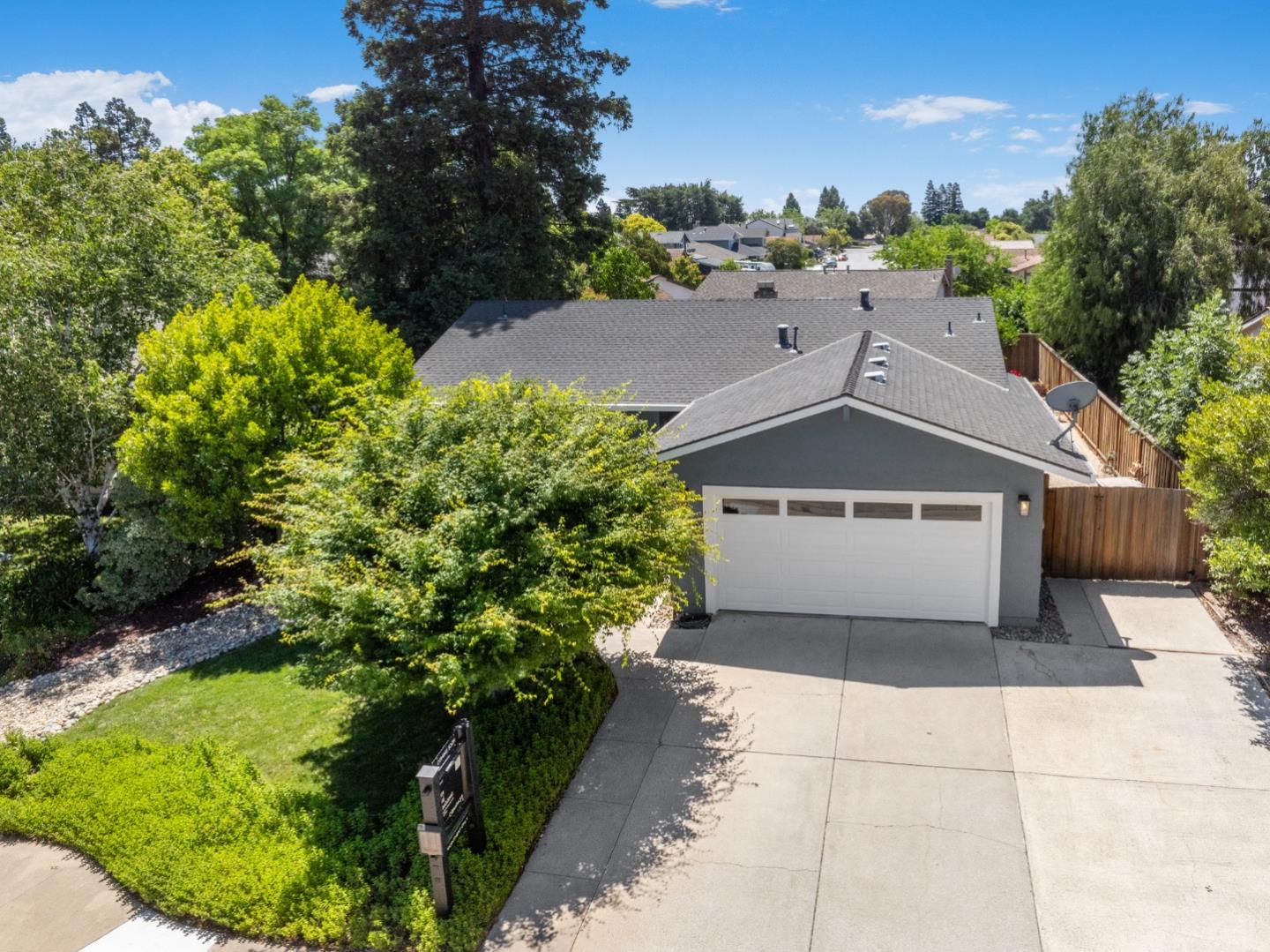 Detail Gallery Image 3 of 32 For 1660 Bluebonnet Way, Morgan Hill,  CA 95037 - 3 Beds | 2 Baths