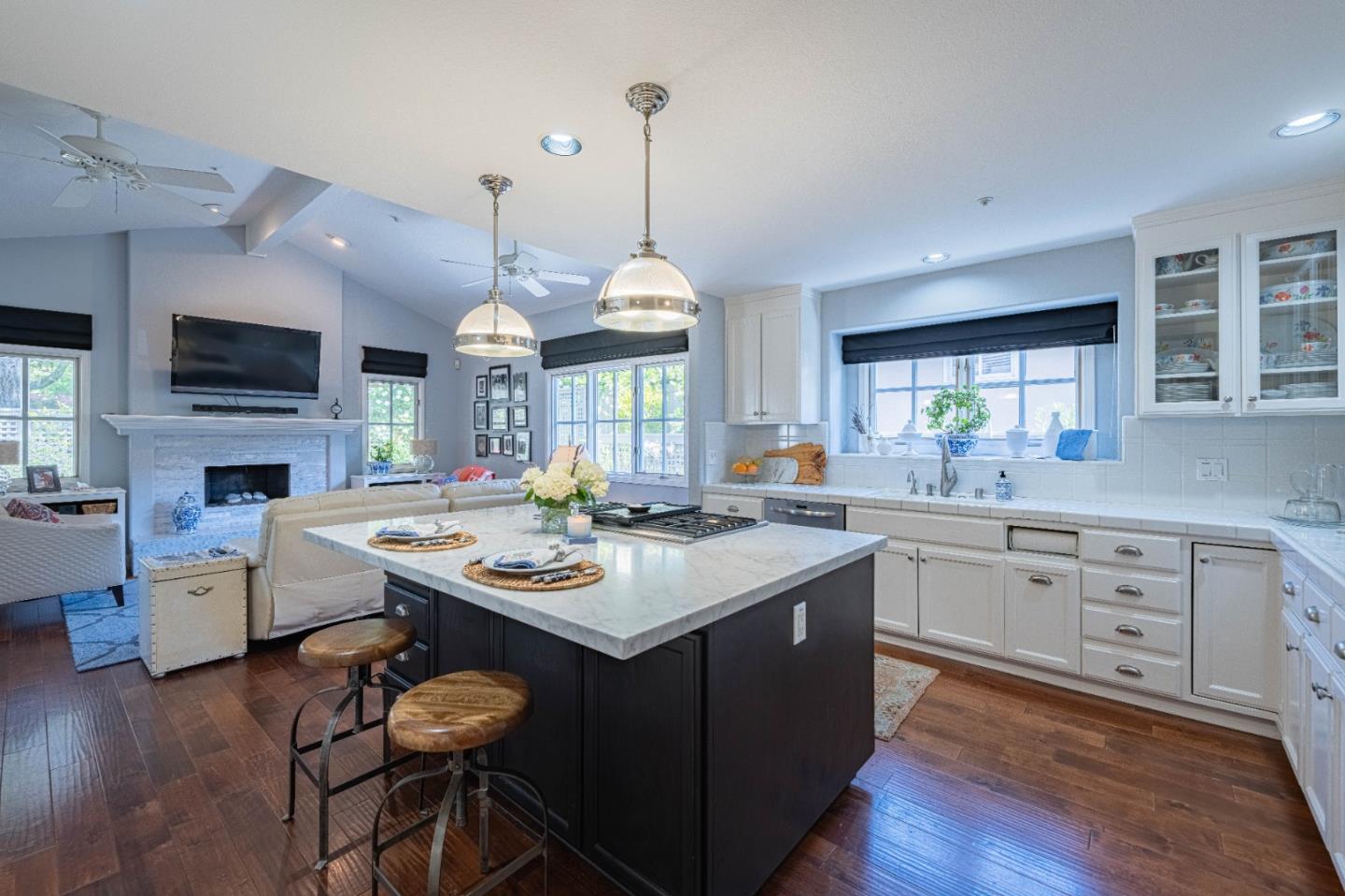 Detail Gallery Image 17 of 59 For 25547 Meadowview Circle, Corral De Tierra,  CA 93908 - 3 Beds | 3 Baths