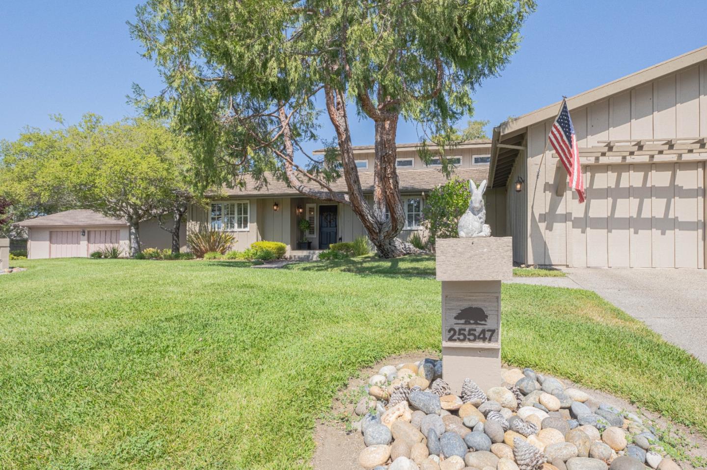 Detail Gallery Image 2 of 59 For 25547 Meadowview Circle, Corral De Tierra,  CA 93908 - 3 Beds | 3 Baths