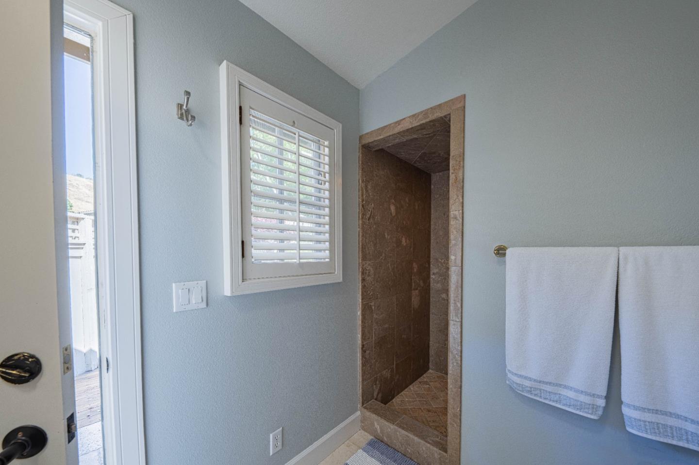 Detail Gallery Image 35 of 59 For 25547 Meadowview Circle, Corral De Tierra,  CA 93908 - 3 Beds | 3 Baths