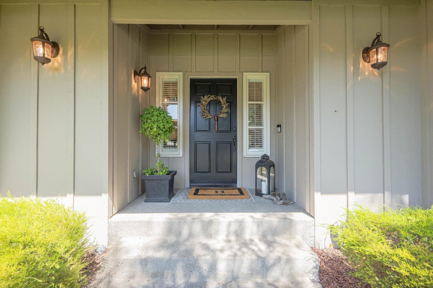 Detail Gallery Image 5 of 59 For 25547 Meadowview Circle, Corral De Tierra,  CA 93908 - 3 Beds | 3 Baths