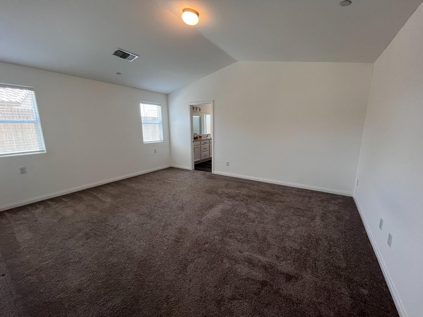 Detail Gallery Image 13 of 36 For 7122 Saddleback Canyon Rd, Bakersfield,  CA 93311 - 5 Beds | 3 Baths