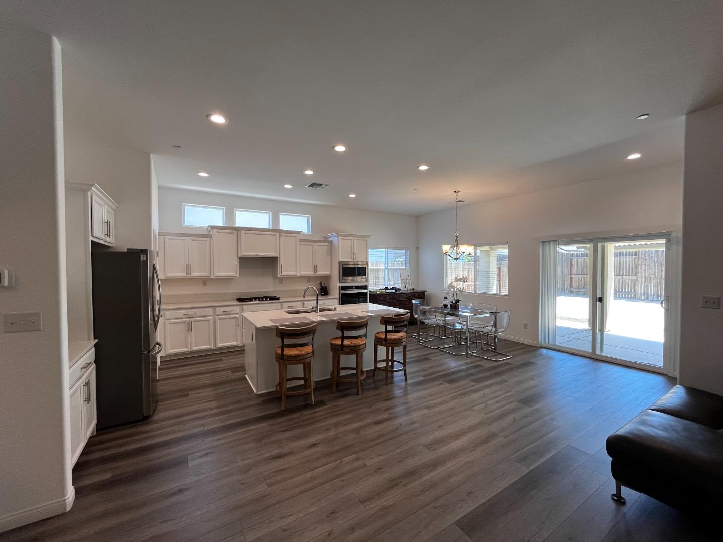 Detail Gallery Image 8 of 36 For 7122 Saddleback Canyon Rd, Bakersfield,  CA 93311 - 5 Beds | 3 Baths