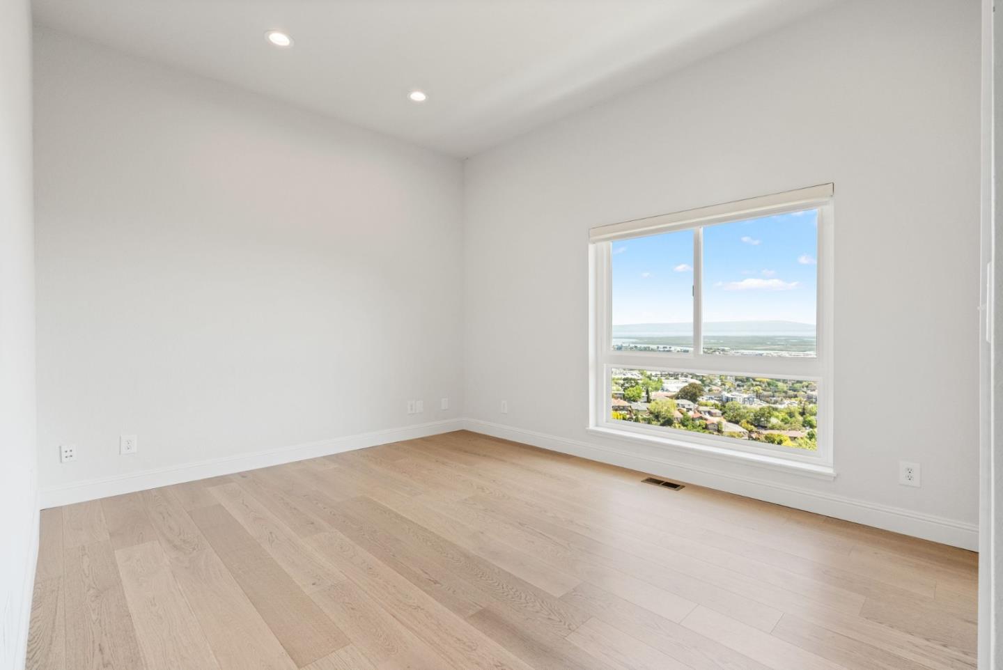Detail Gallery Image 62 of 82 For 70 Ensenada Rd, San Carlos,  CA 94070 - 5 Beds | 4/1 Baths