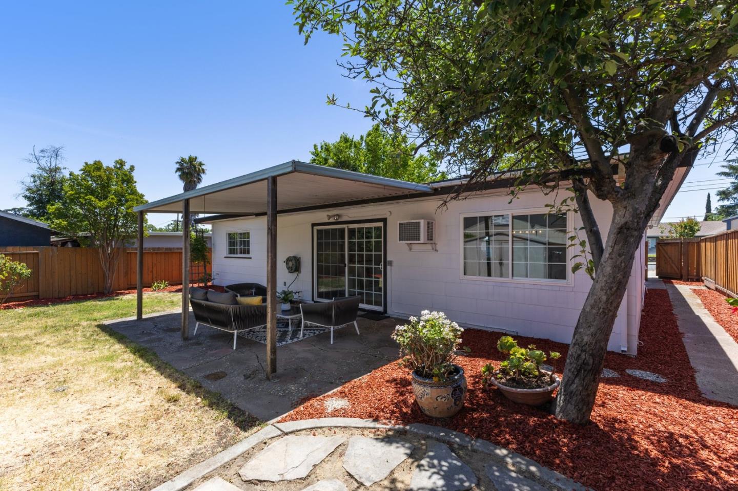 Detail Gallery Image 29 of 31 For 2057 Highland Dr, Concord,  CA 94520 - 3 Beds | 2 Baths