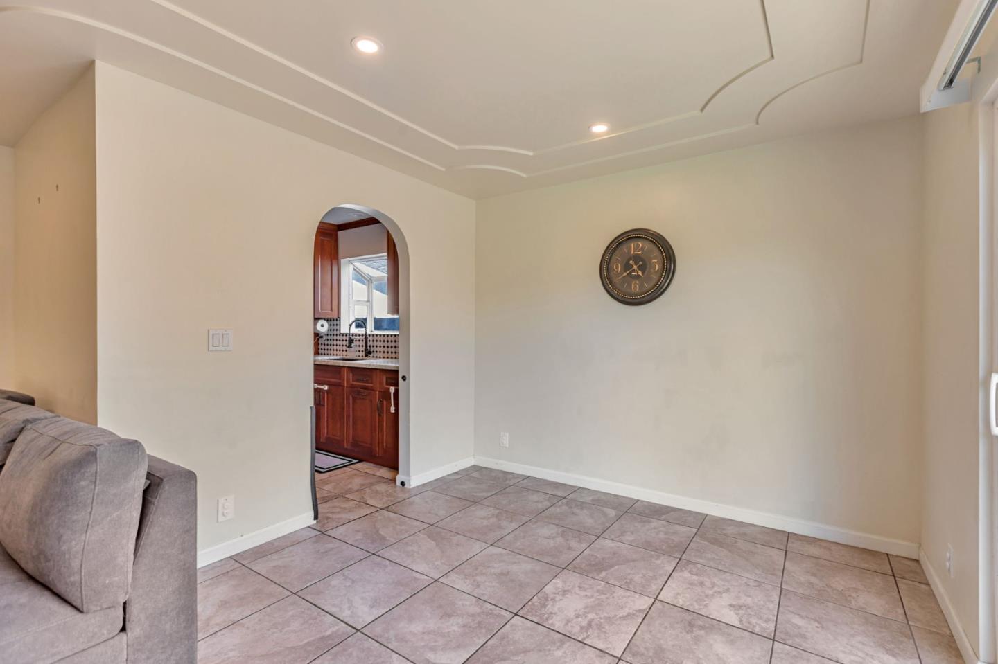Detail Gallery Image 10 of 63 For 342 Swaps Dr, San Jose,  CA 95111 - 3 Beds | 2 Baths