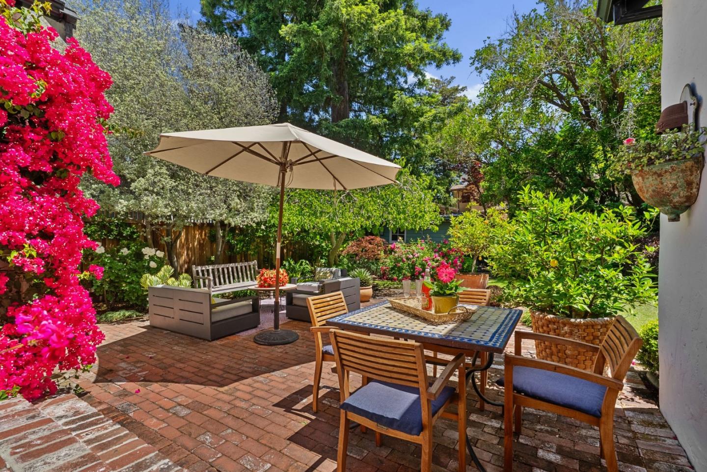 Detail Gallery Image 10 of 10 For 2133 Carmelita Dr, San Carlos,  CA 94070 - 2 Beds | 1 Baths