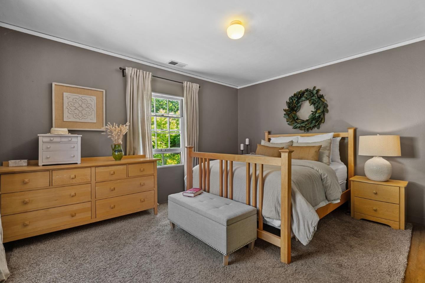 Detail Gallery Image 7 of 10 For 2133 Carmelita Dr, San Carlos,  CA 94070 - 2 Beds | 1 Baths