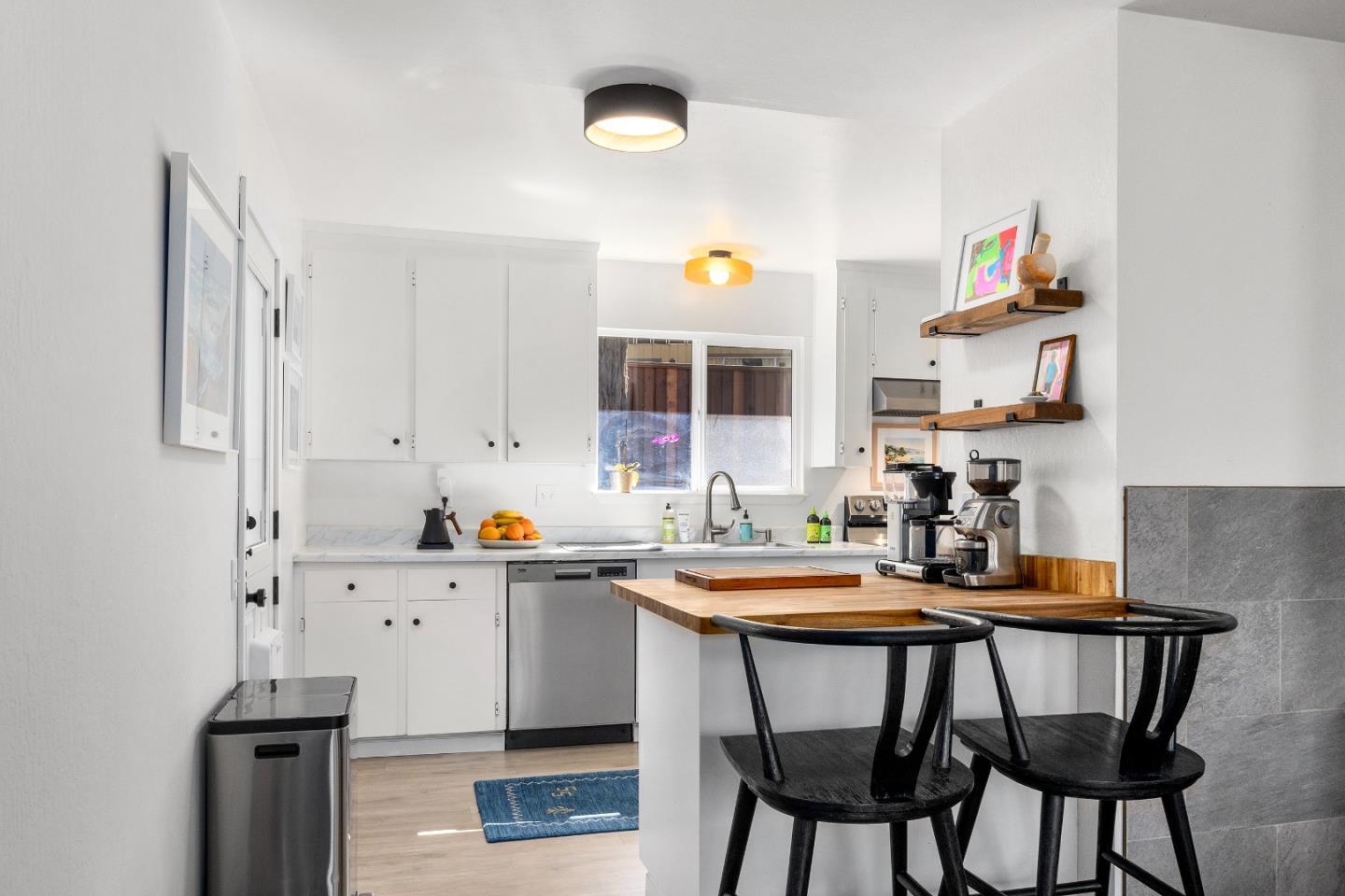 Detail Gallery Image 10 of 46 For 50 Margarita Rd, Watsonville,  CA 95076 - 3 Beds | 1/1 Baths