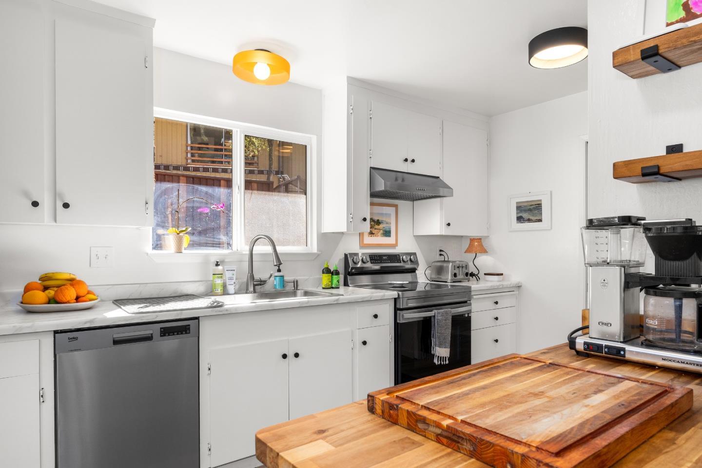 Detail Gallery Image 9 of 46 For 50 Margarita Rd, Watsonville,  CA 95076 - 3 Beds | 1/1 Baths