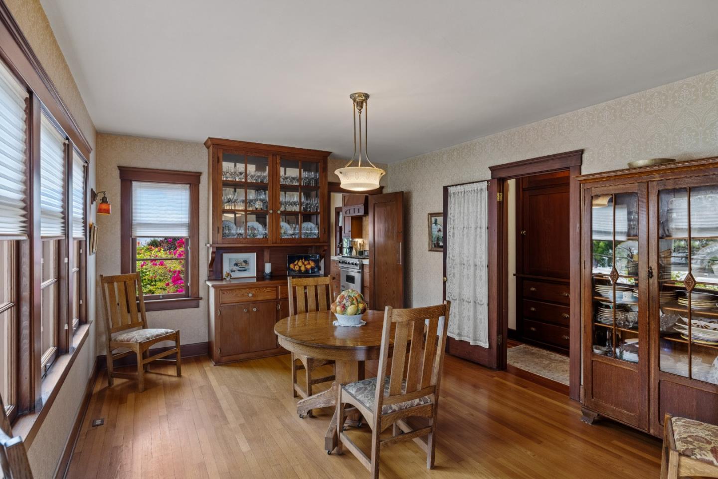 Detail Gallery Image 12 of 67 For 944 Bayview Ave, Pacific Grove,  CA 93950 - 3 Beds | 2 Baths