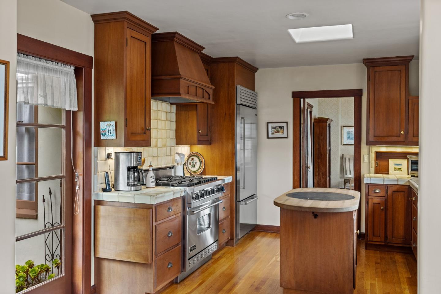 Detail Gallery Image 17 of 67 For 944 Bayview Ave, Pacific Grove,  CA 93950 - 3 Beds | 2 Baths