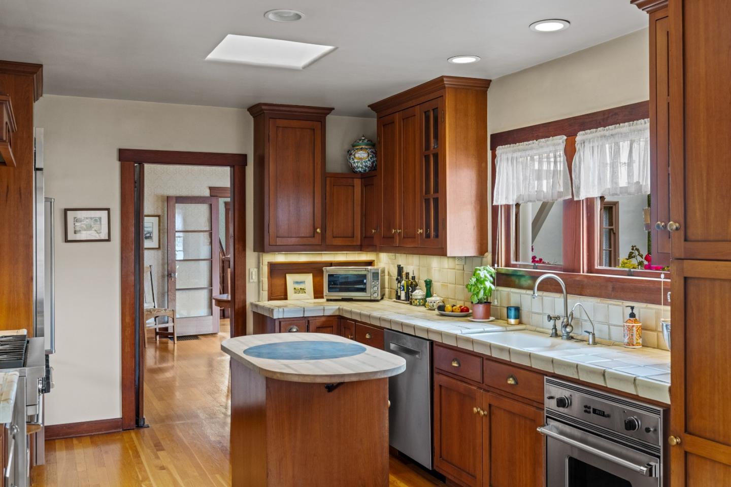 Detail Gallery Image 18 of 67 For 944 Bayview Ave, Pacific Grove,  CA 93950 - 3 Beds | 2 Baths