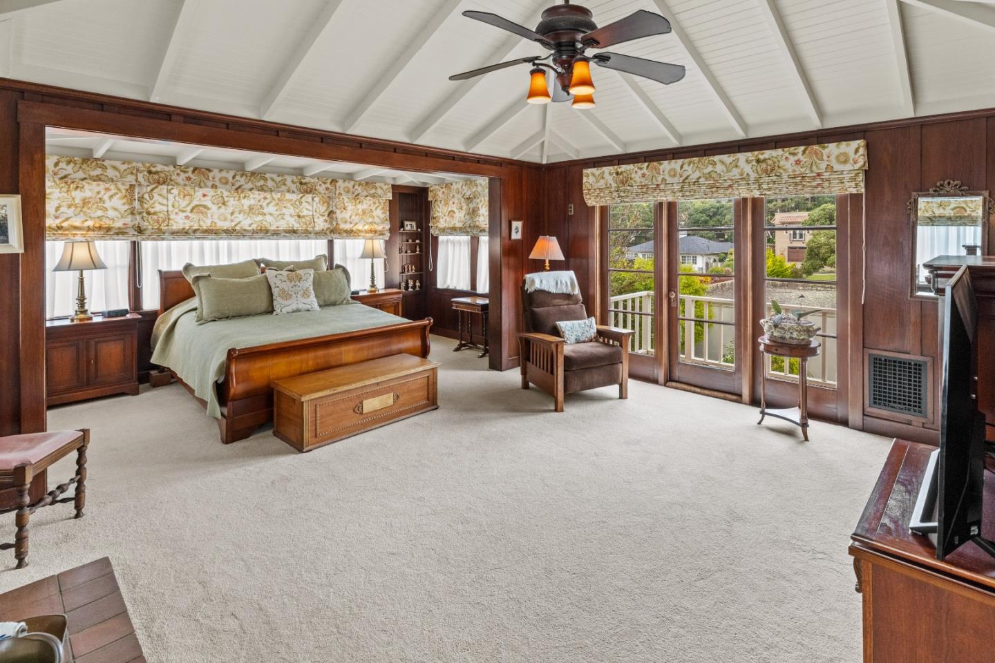 Detail Gallery Image 19 of 67 For 944 Bayview Ave, Pacific Grove,  CA 93950 - 3 Beds | 2 Baths