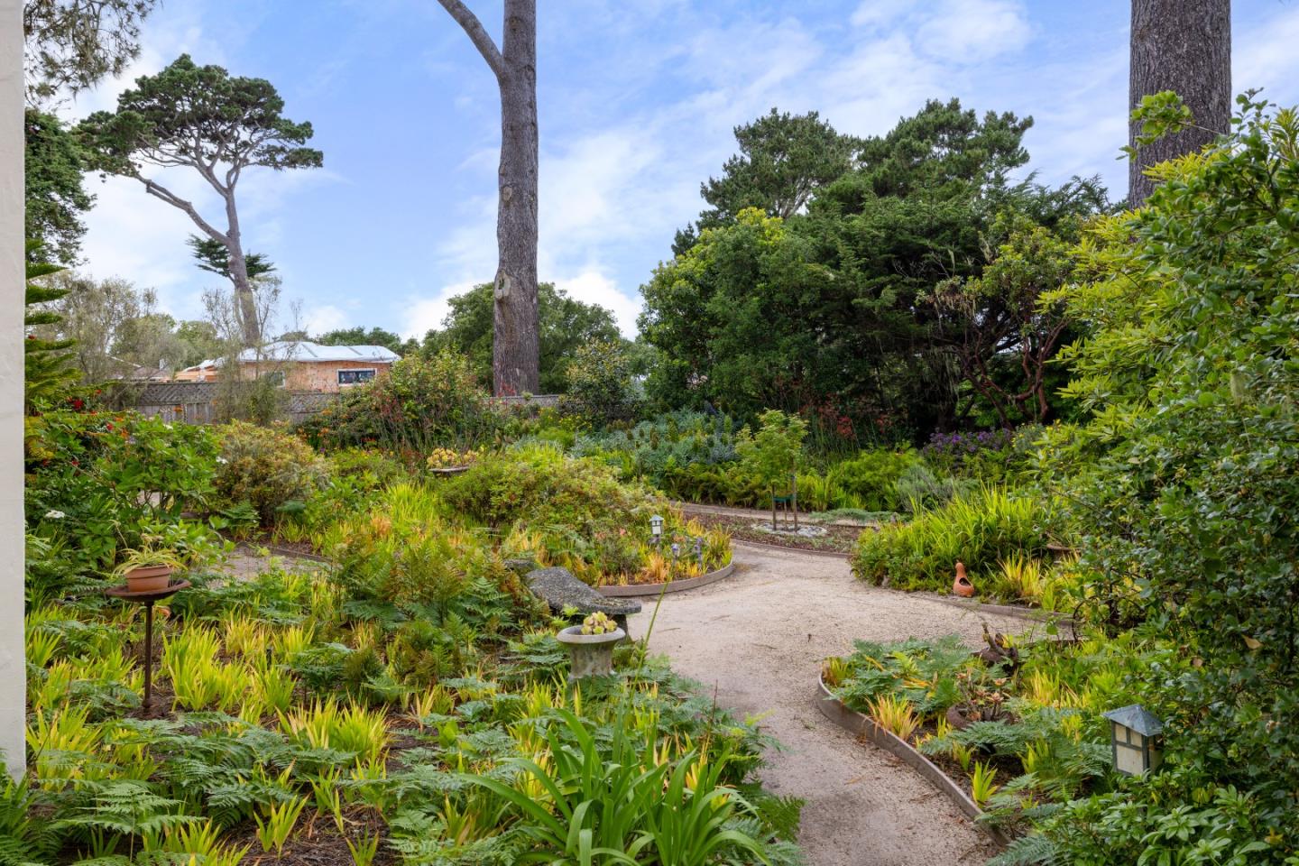 Detail Gallery Image 37 of 67 For 944 Bayview Ave, Pacific Grove,  CA 93950 - 3 Beds | 2 Baths