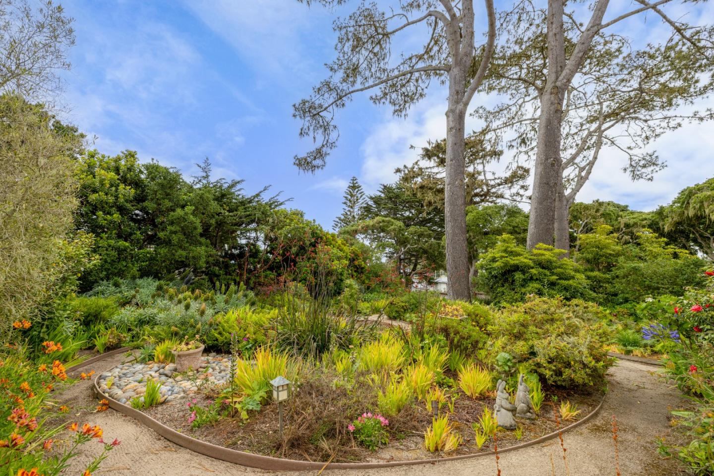 Detail Gallery Image 41 of 67 For 944 Bayview Ave, Pacific Grove,  CA 93950 - 3 Beds | 2 Baths