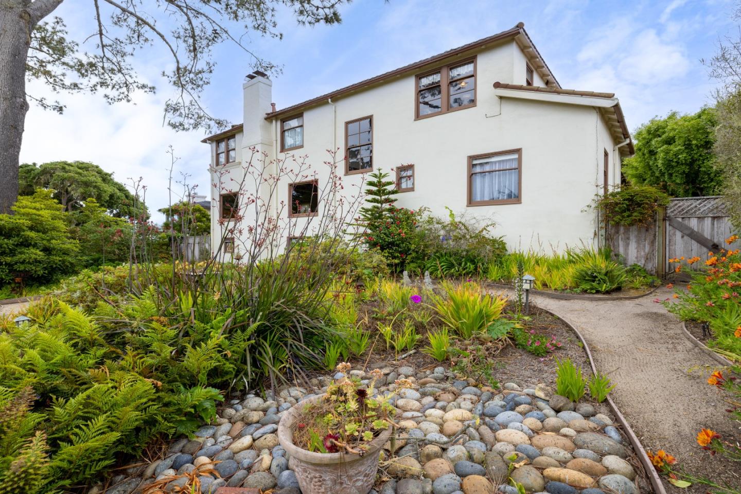 Detail Gallery Image 42 of 67 For 944 Bayview Ave, Pacific Grove,  CA 93950 - 3 Beds | 2 Baths